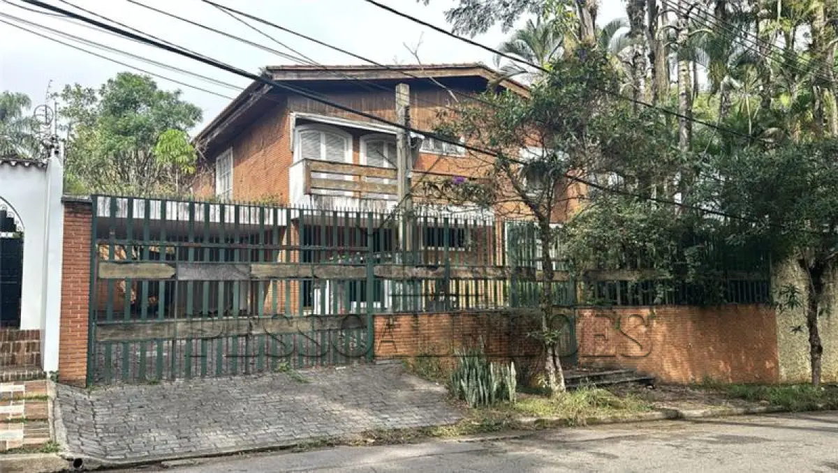 LOTE 001 - Mansão no Jardim Guedala